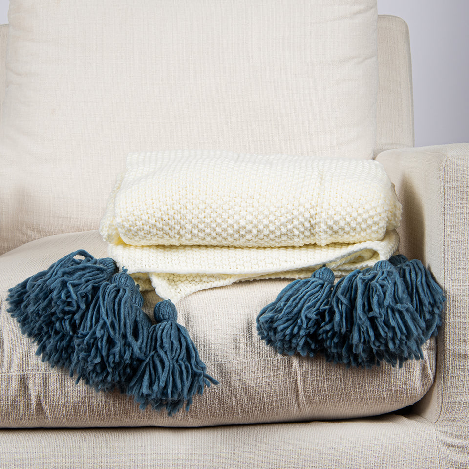 Big Tassel Knit Throw