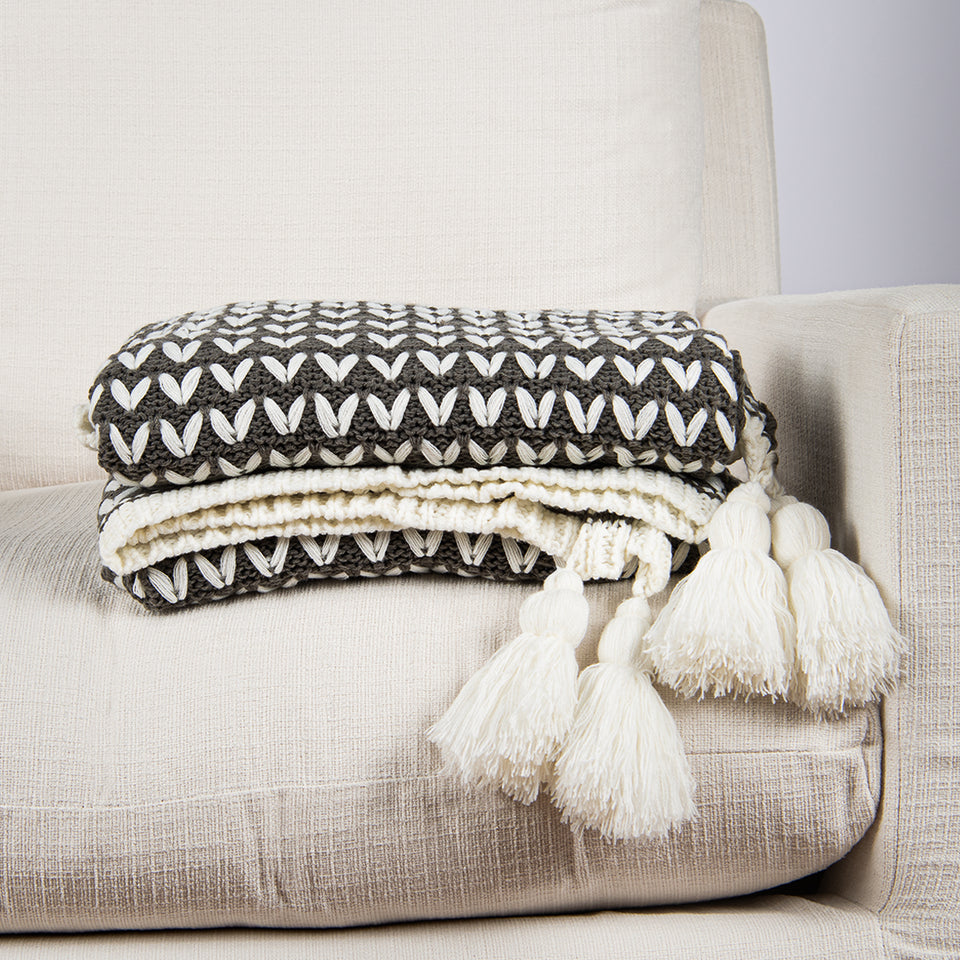 Braid Pattern Knit Tassel Throw