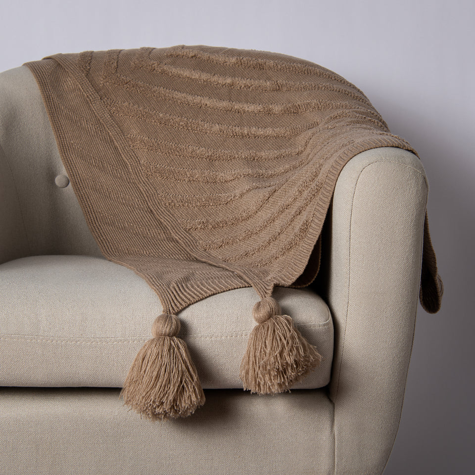 Diagonal Pattern Tassel Throw