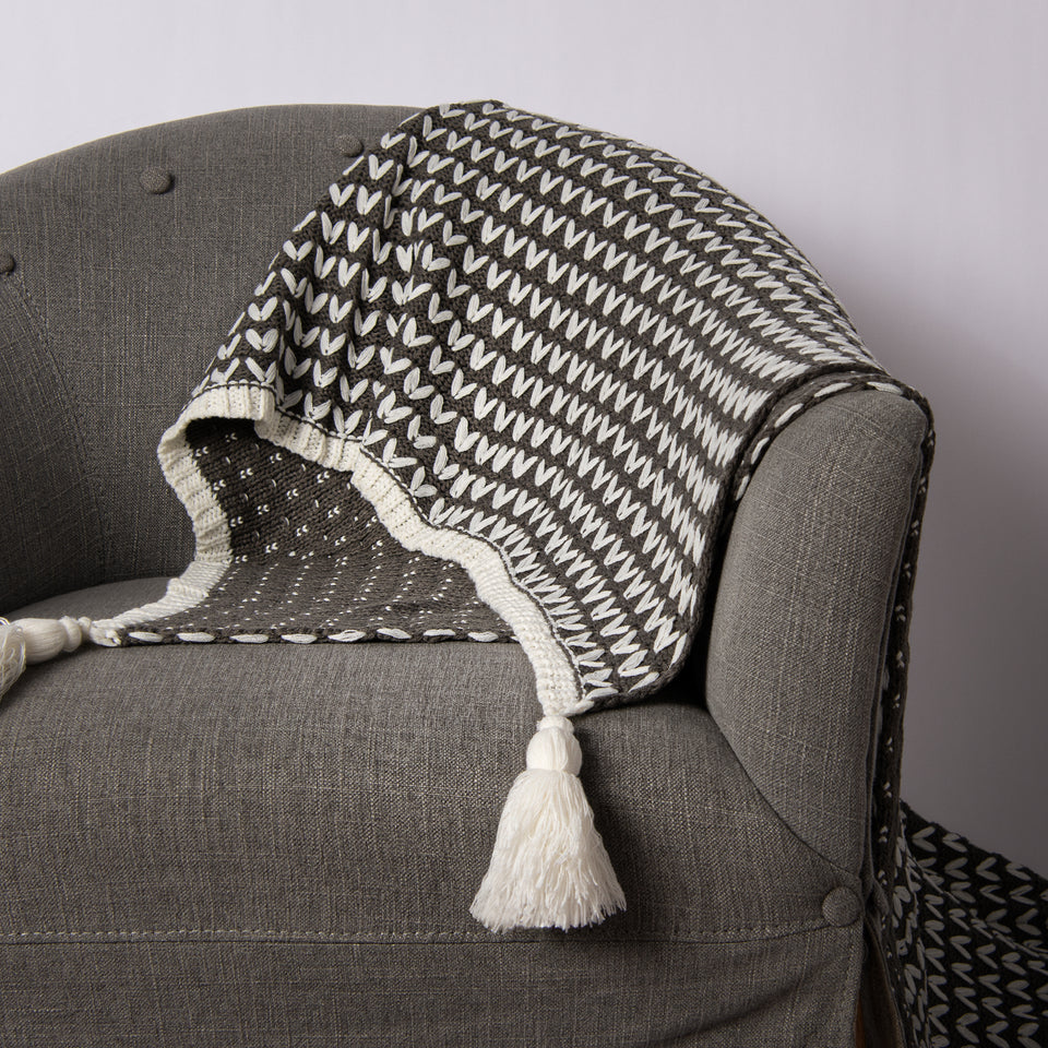 Braid Pattern Knit Tassel Throw