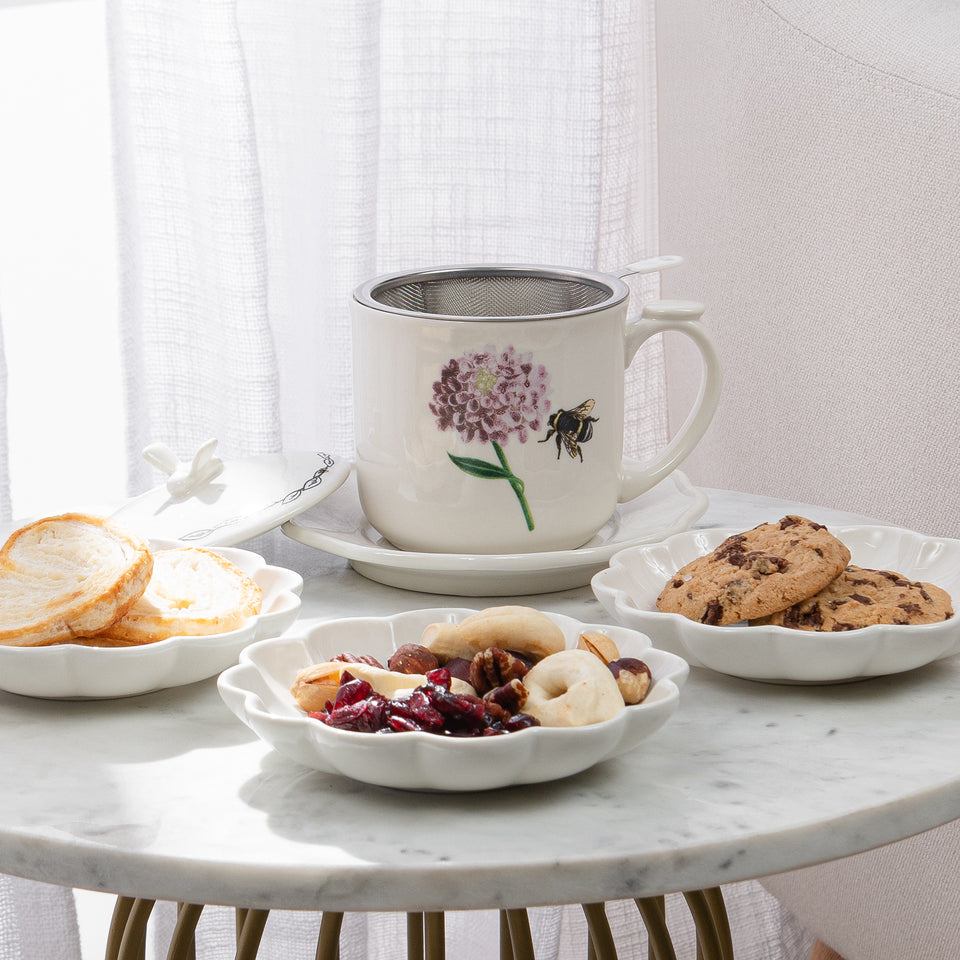 Bee Mug Set with Saucer, Lid, and Strainer