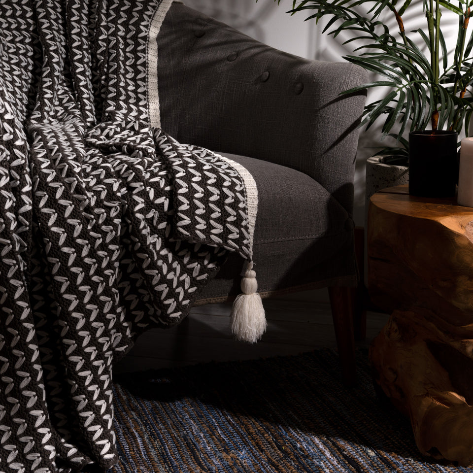 Braid Pattern Knit Tassel Throw