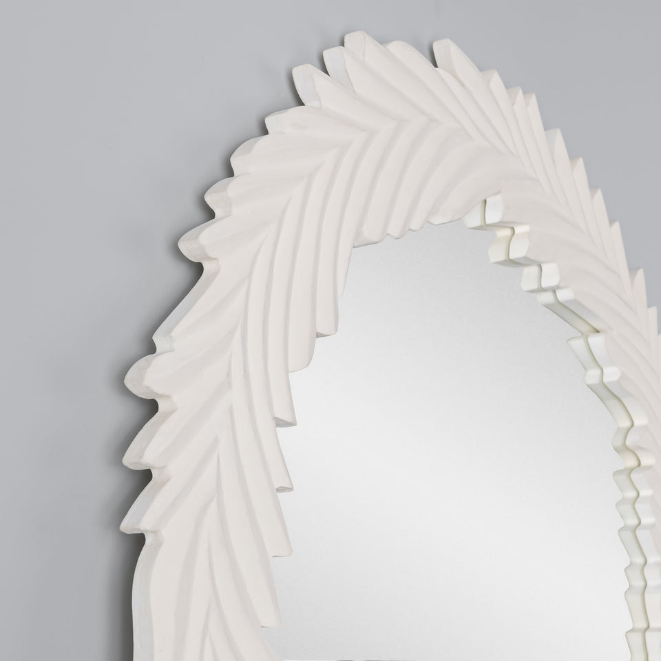 Leaf Carved Round Wall Mirror