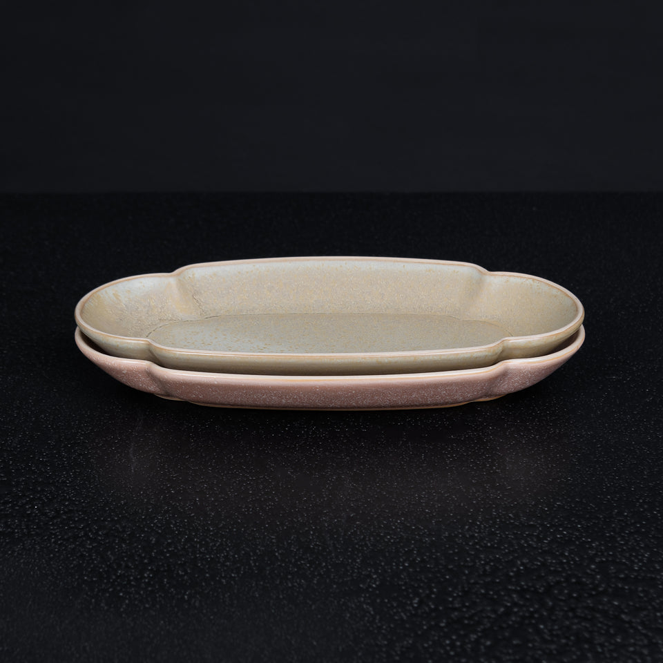 Scalloped Stoneware Ovular Plate